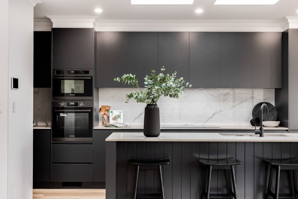 Onyx black kitchen